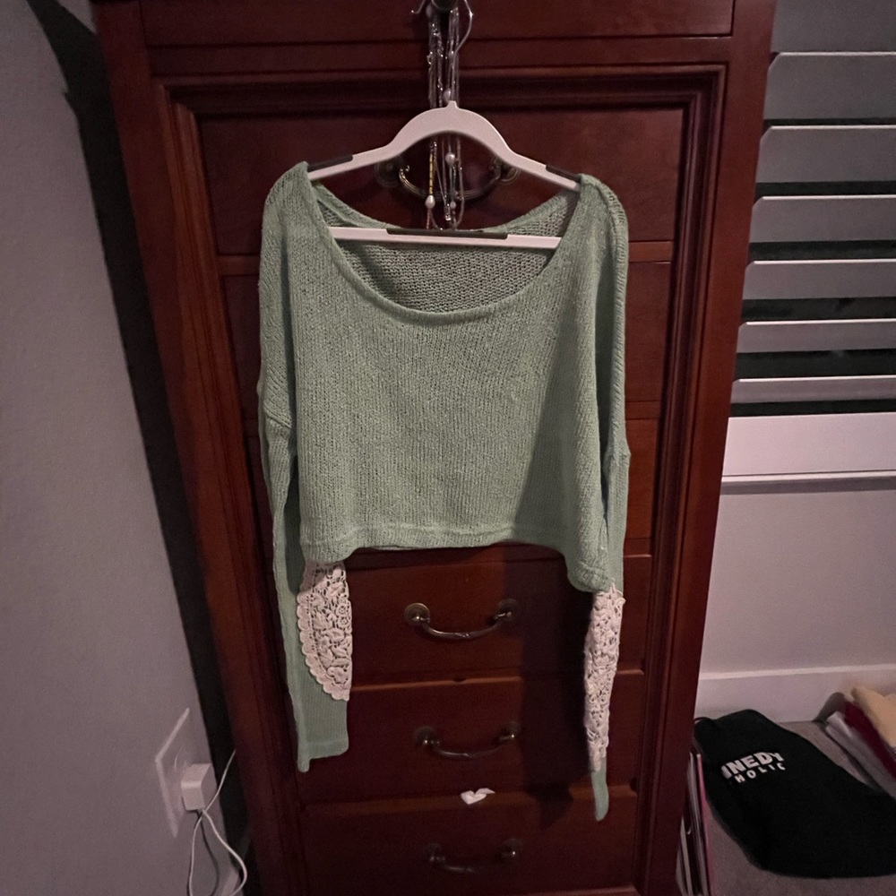 Minty green crop-top